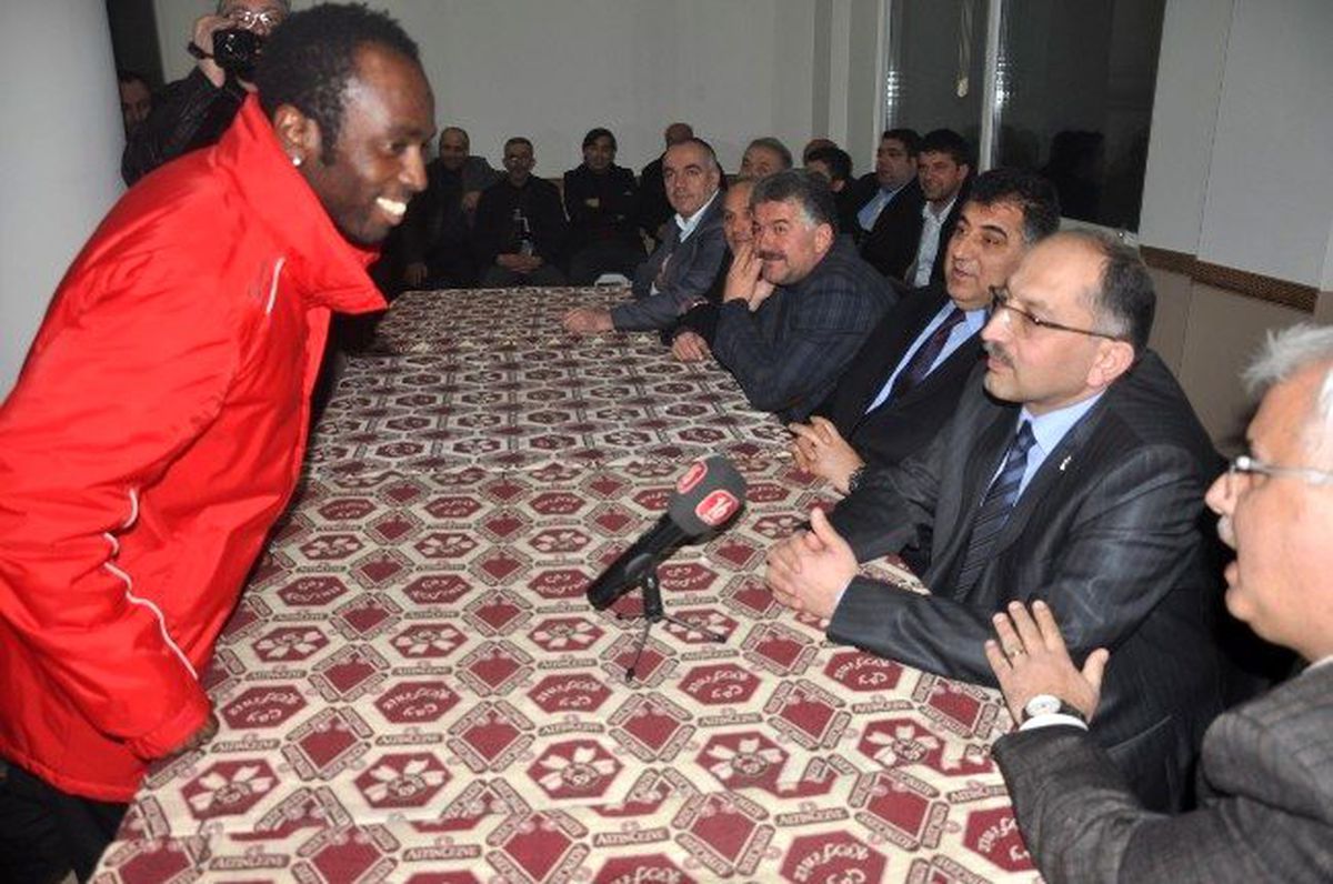 Nijeryalı Tobby Peter AK Parti\'de