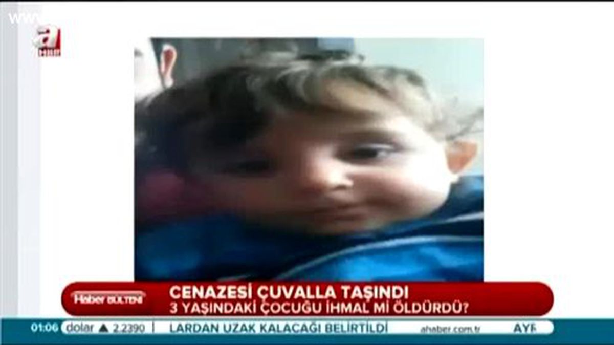 Van\'da Ölen Çocuğunu Sırtında Taşıdı