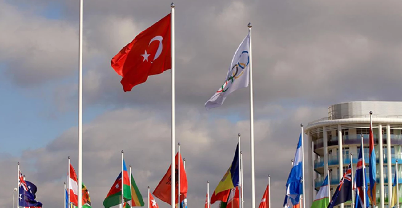 Soçi\'de Türk Bayrağı Dalgalanıyor
