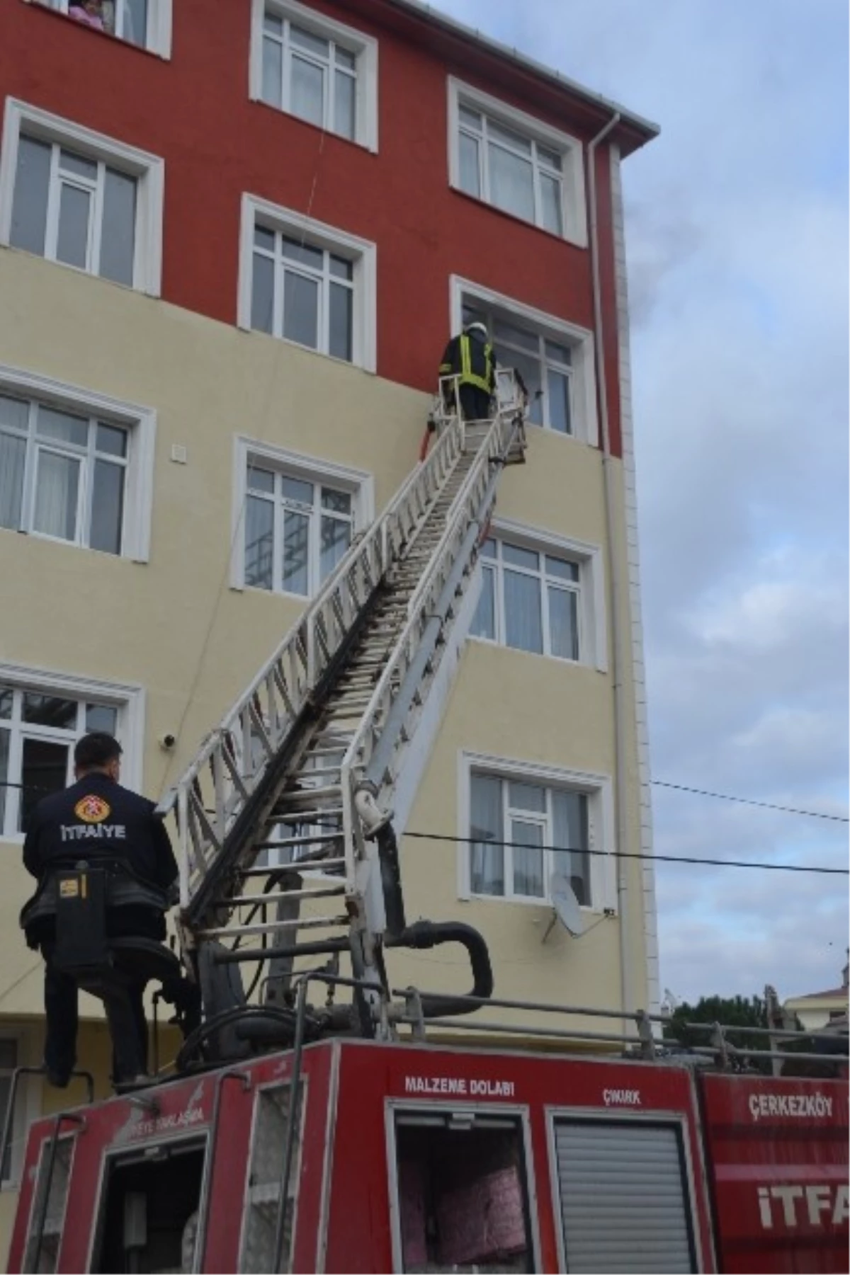 Şofbenden Çıkan Yangın Korkuttu