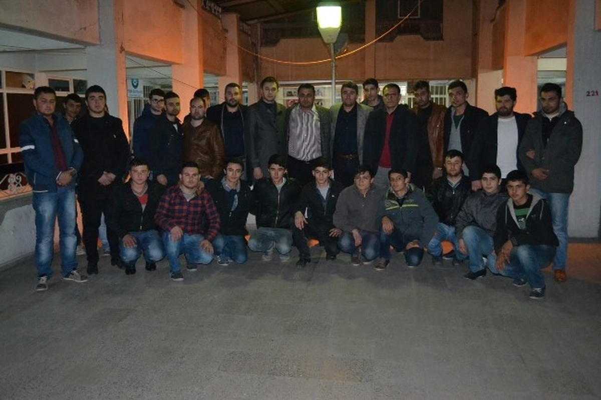 MHP Kula Adayı Tosun, Ülkücü Gençlerle Bir Araya Geldi