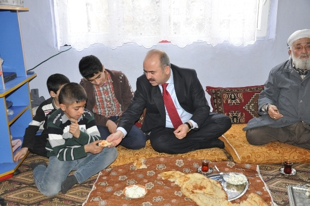 Vali Aydın\'dan Sorgun Ailesine Yardım
