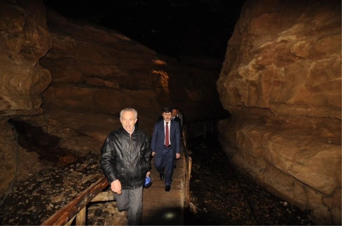 Trabzon Valisi Öz, Çal Mağarasını Gezdi