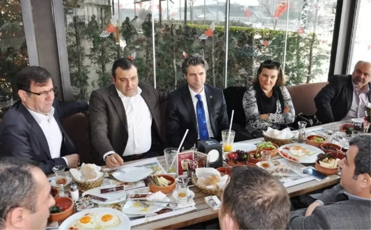 AK Parti Gaziemir\'de "Baykalmış" Dayanışması