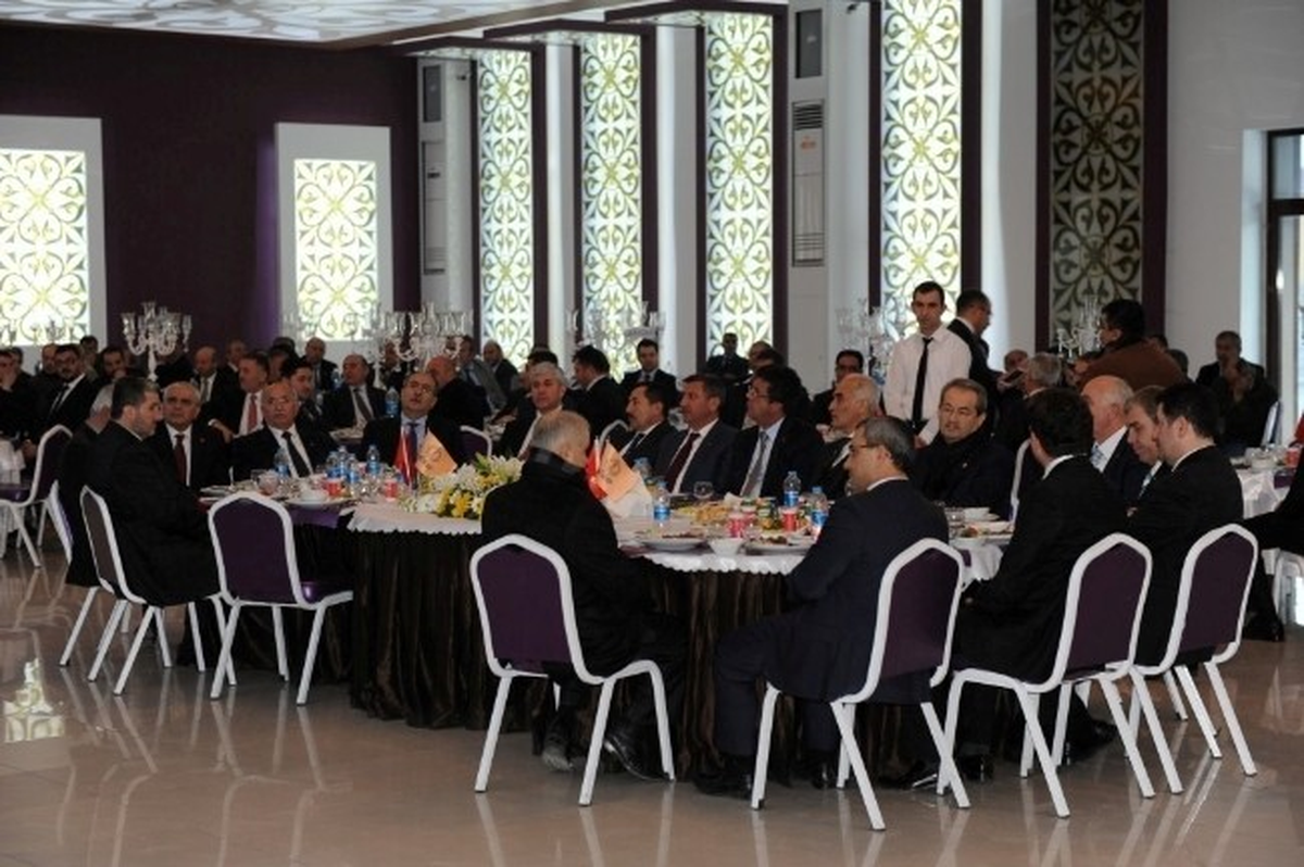 Bakan Nİhat Zeybekçi, Kütahyalı İş Adamlarıyla Buluştu