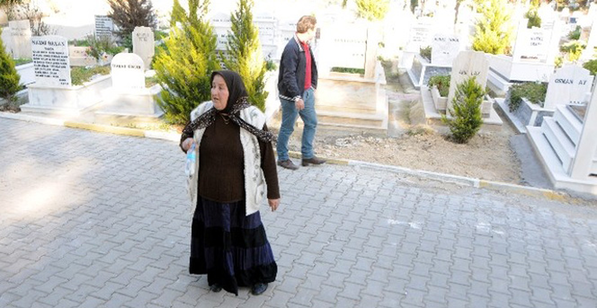 Antalya\'da Çocuğunun Mezarını Kaybetti