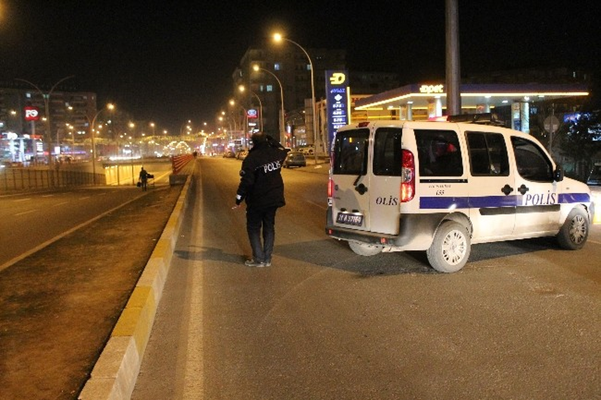Diyarbakır-Şanlıurfa Karayolunda Şüpheli Paket Alarmı