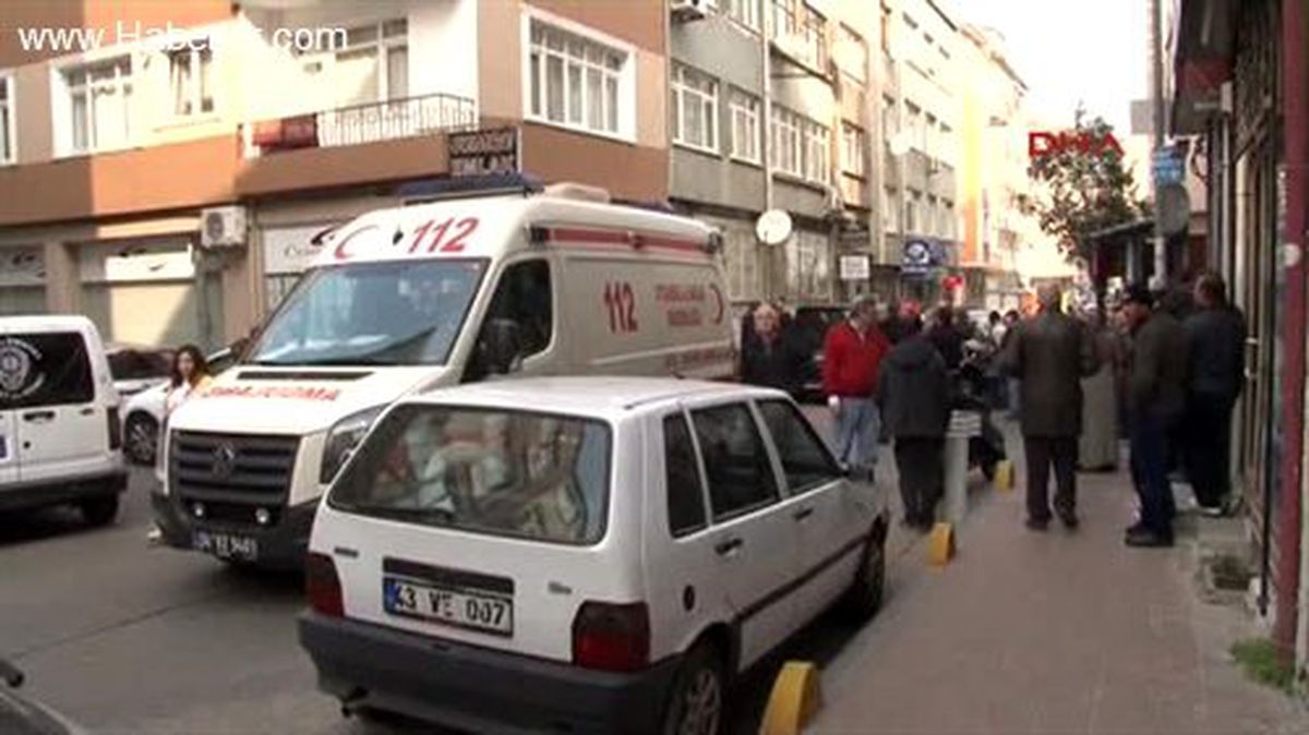 Fatih\'te Bir Evde 5 Kişi Ölü Bulundu