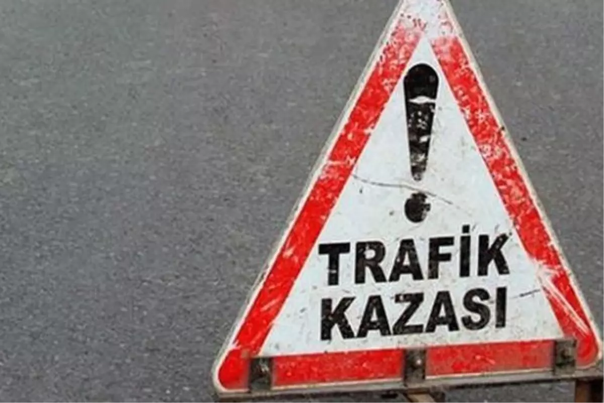 İzmir\'de Trafik Kazası: 1 Ölü, 1 Yaralı