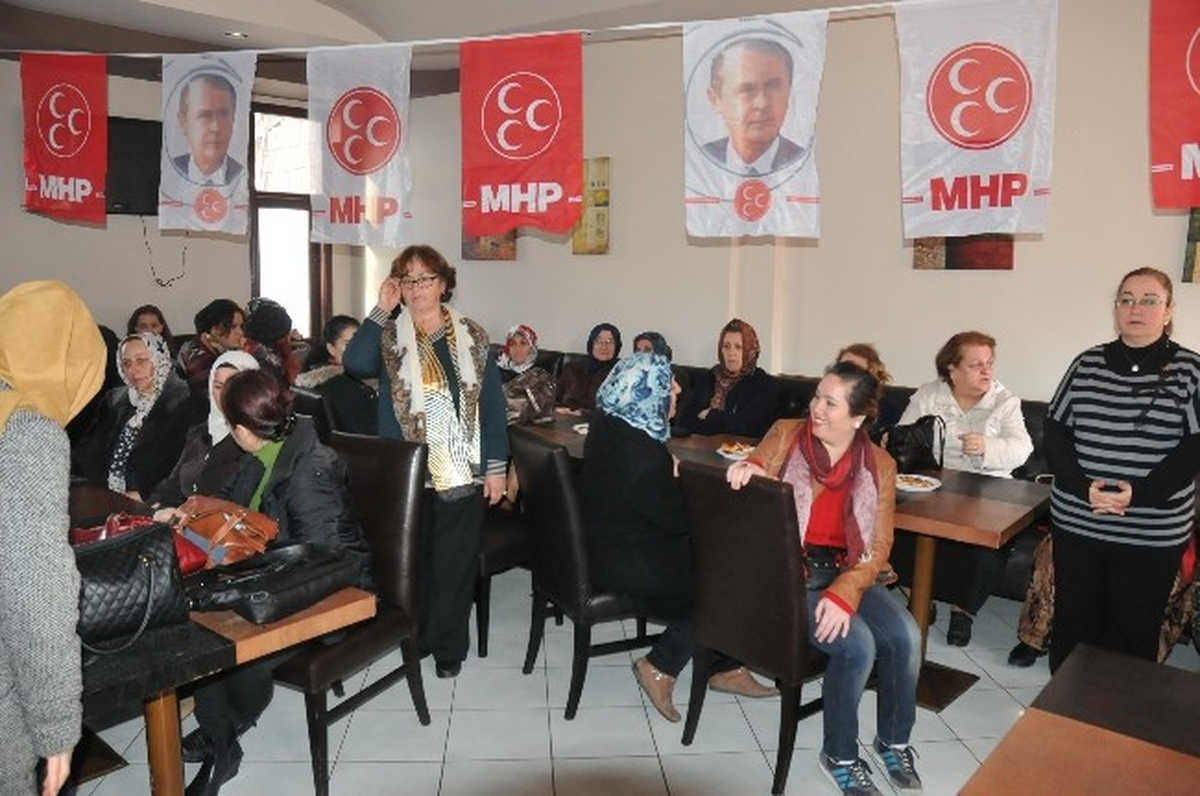 MHP Akçakoca Bayan Meclis Adaylarını Açıkladı