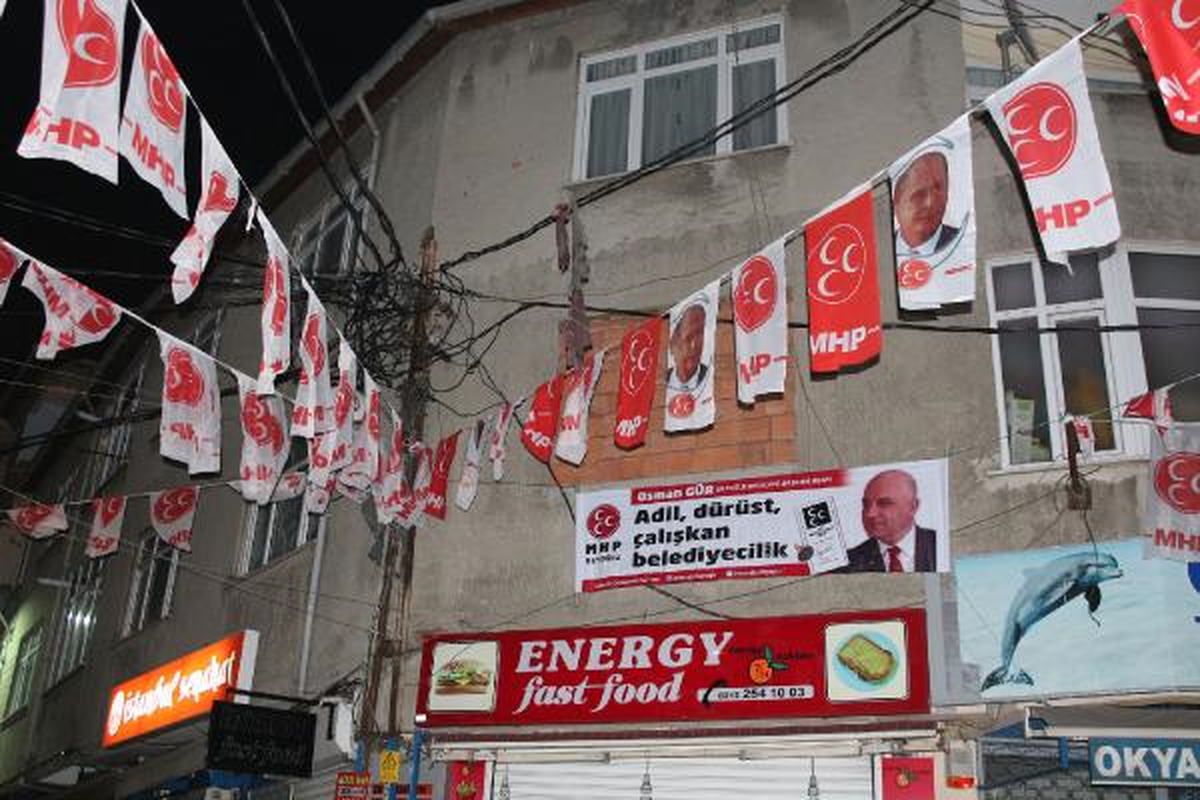 MHP Seçim Burosuna Molotof Atıldı Fotolar
