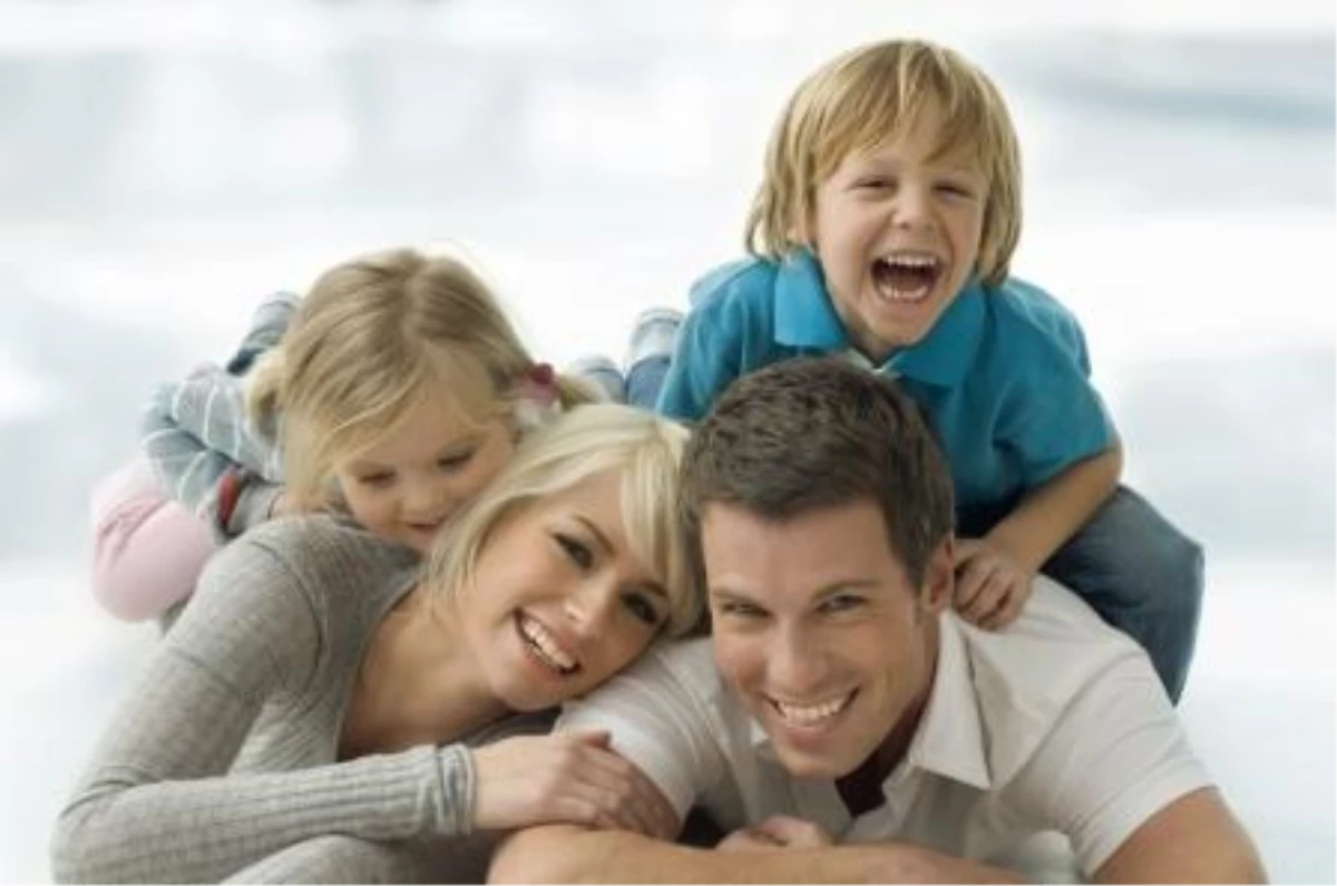 Mutlu Çocuk Yetiştirmenin Formülü Mutlu Ailede"