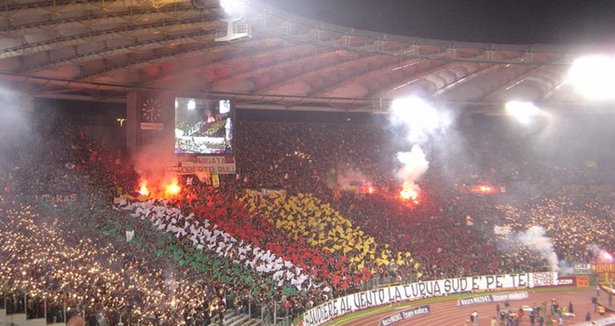 Roma\'nın İki Tribünü Kapandı