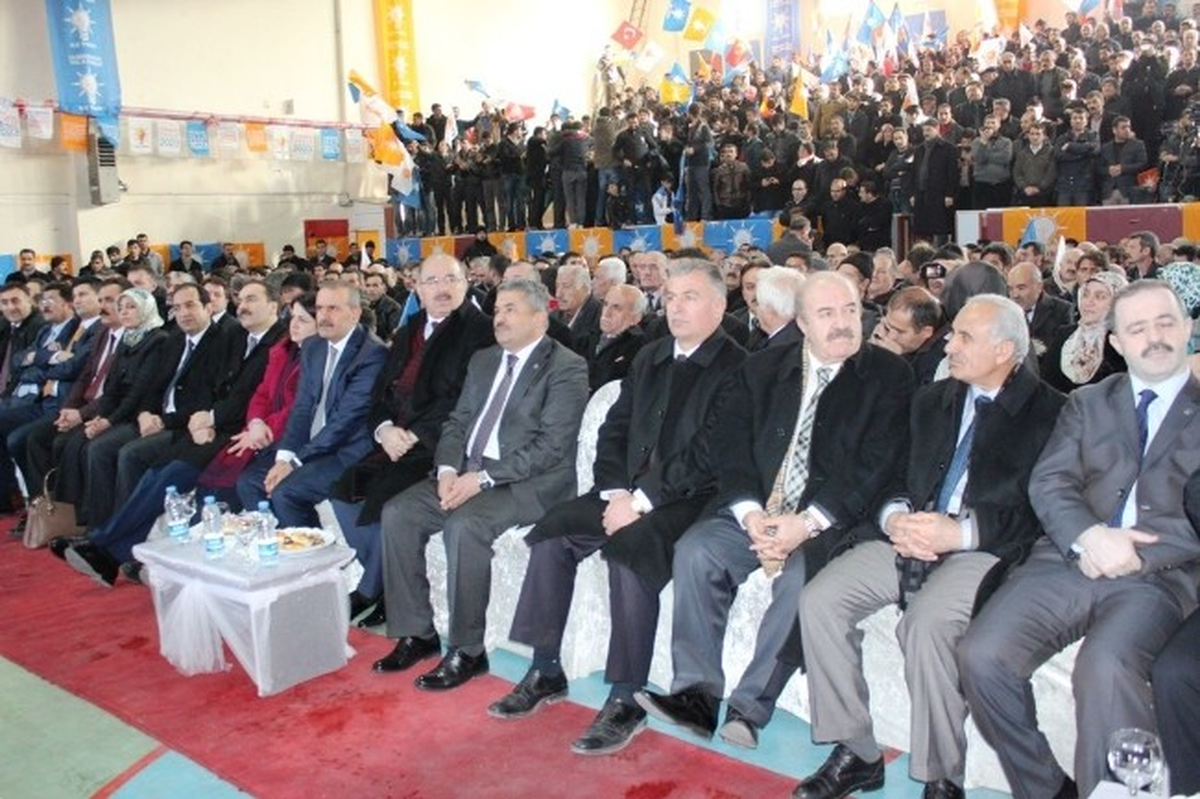 Van\'da AK Parti İlçe Belediye Başkan Adayları Tanıtım Toplantısı