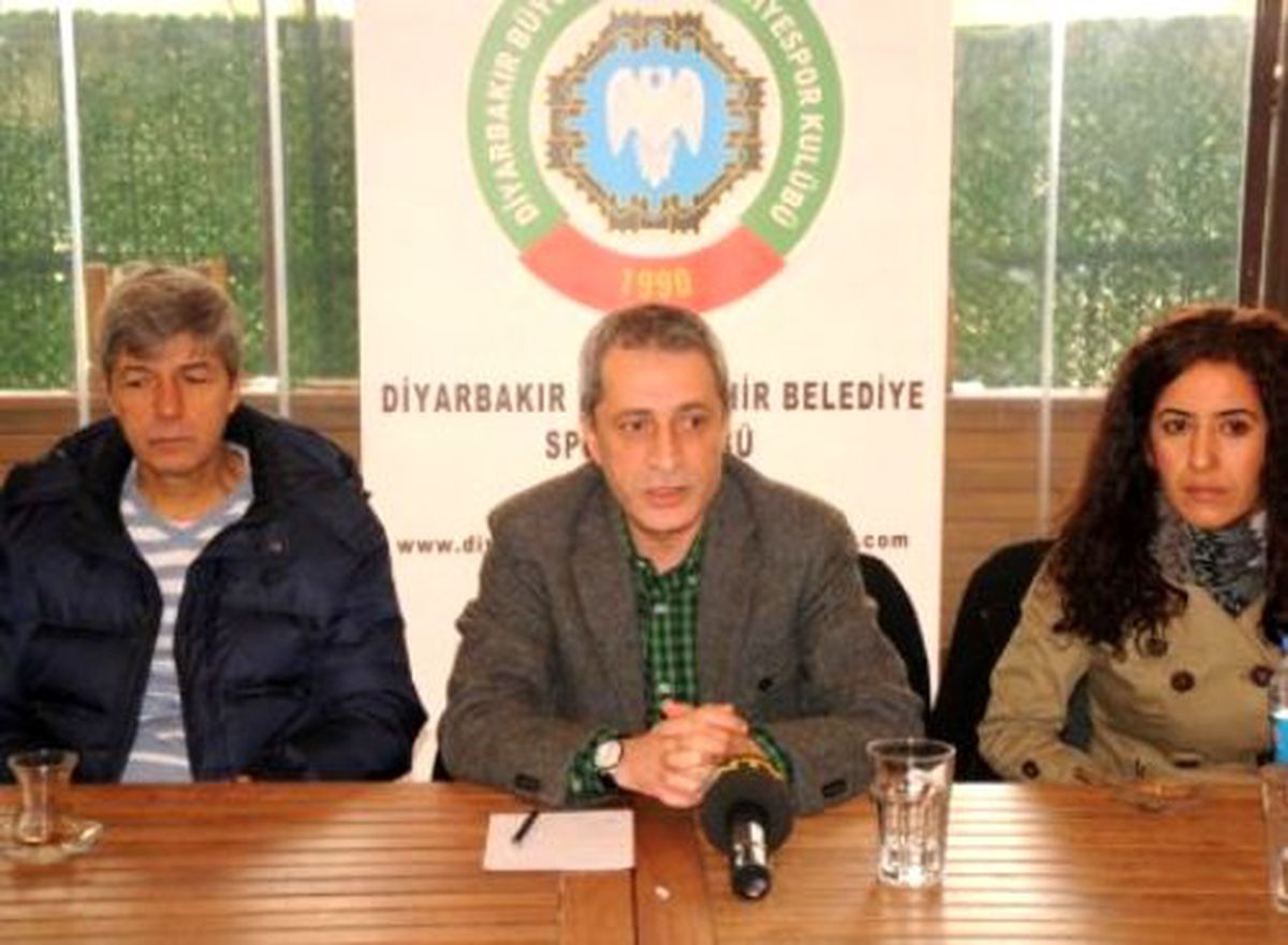 Başarılı Karatecilerden Başkan Kılavuz\'a Ziyaret