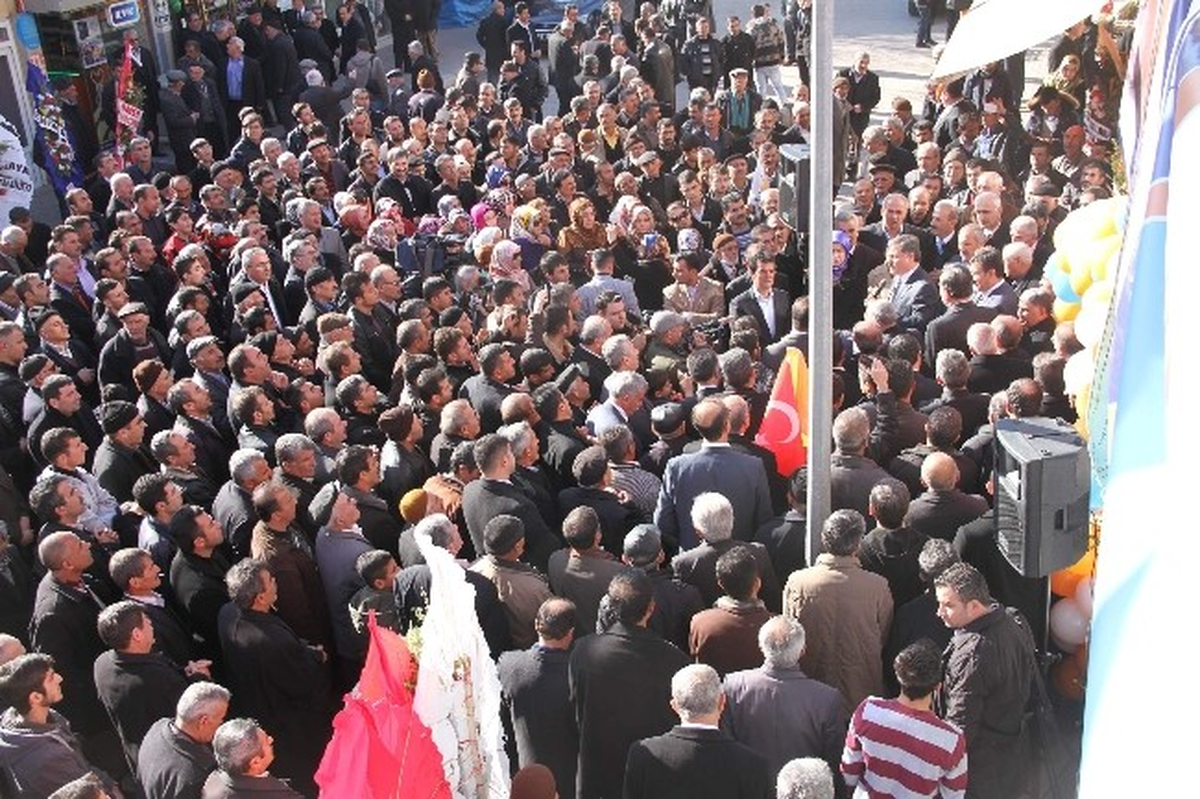 AK Parti Akçadağ\'da Seçim Bürosu Açtı