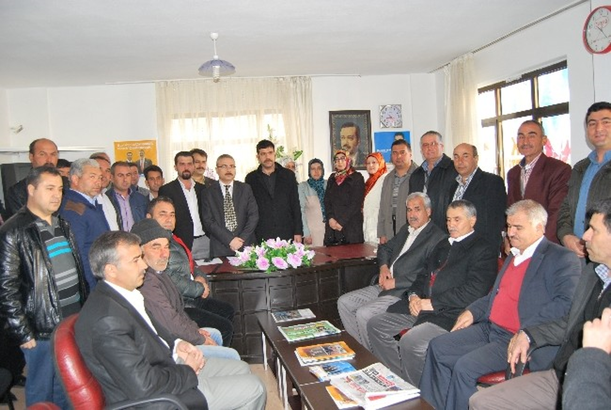 AK Parti Mut İlçe Yönetimi İlk Toplantısını Yaparak Seçim Stardı Verdi