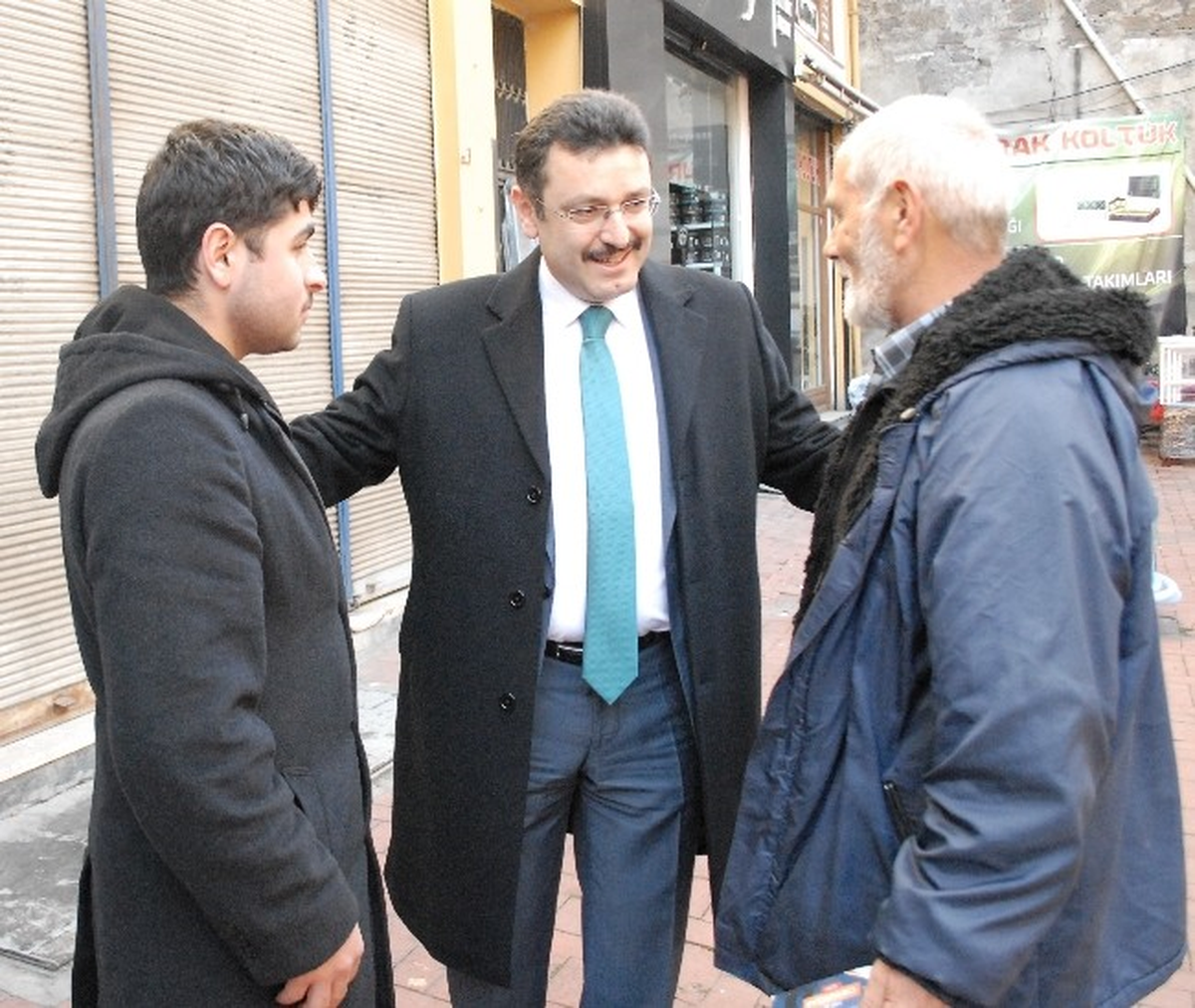 AK Parti Ortahisar Belediye Başkan Adayı Av. Ahmet Metin Genç Vatandaşla İç İçe