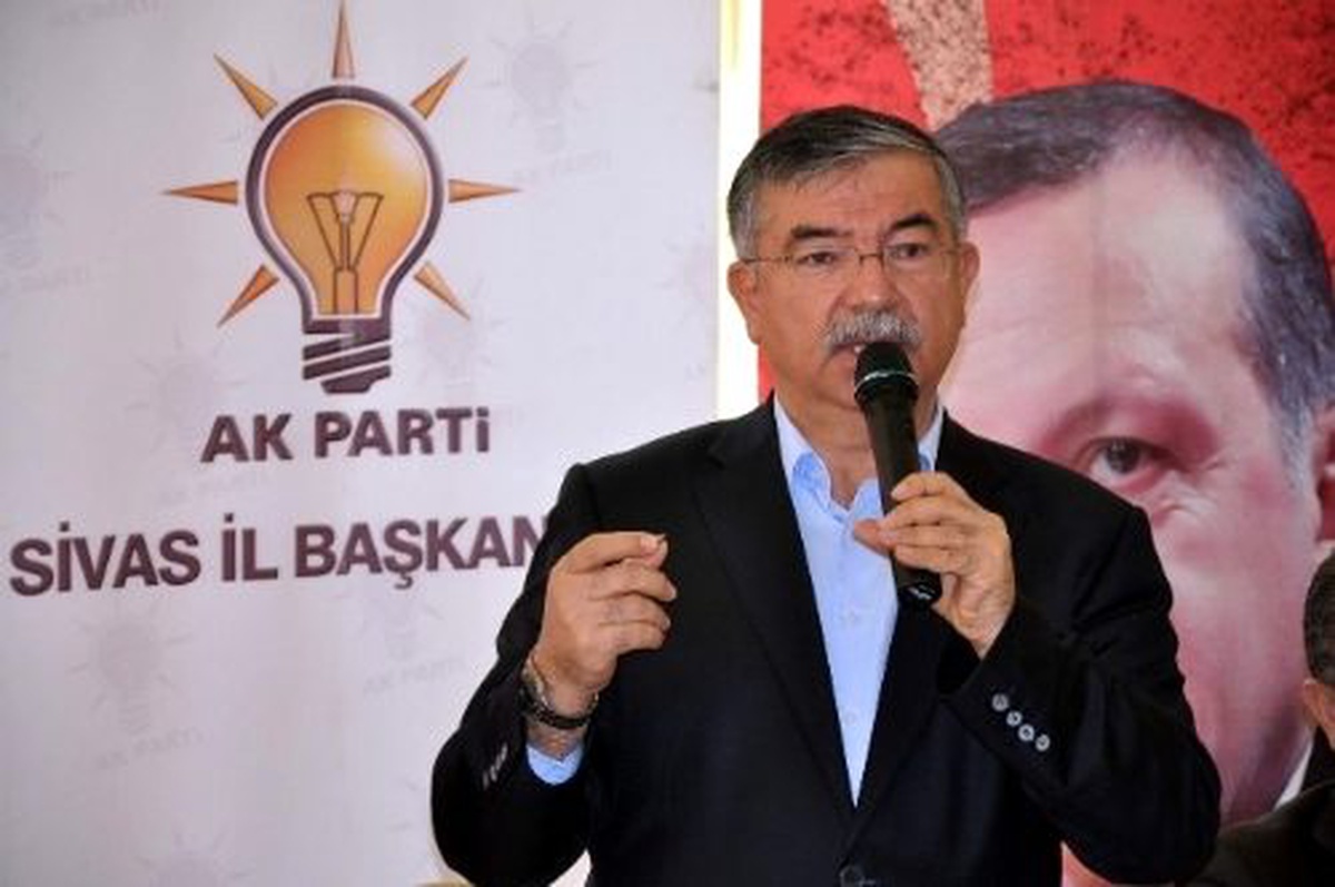 Milli Savunma Bakanı Yılmaz, Sivas\'ta