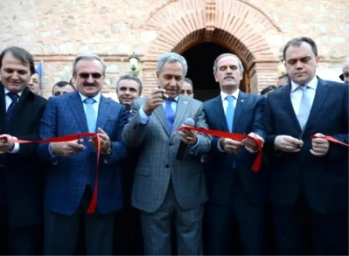 Bülent Arınç\'tan Yağmur Duası