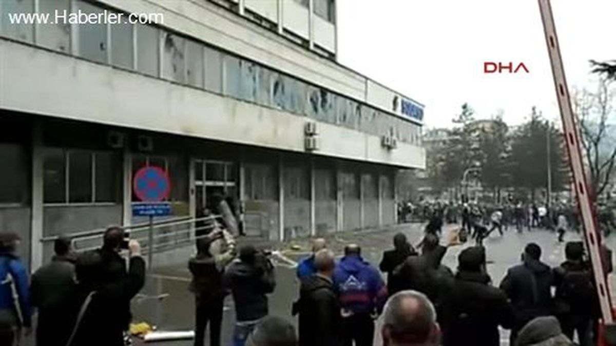 Bosna Hersek\'te Tansiyon Düştü