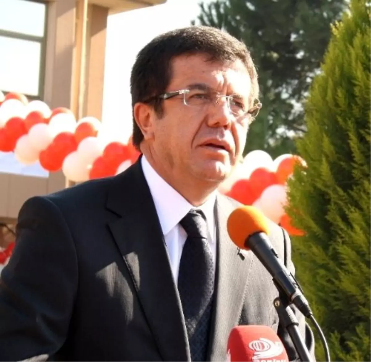 Zeybekci: Onlar Vatana İhanet Etmiştir