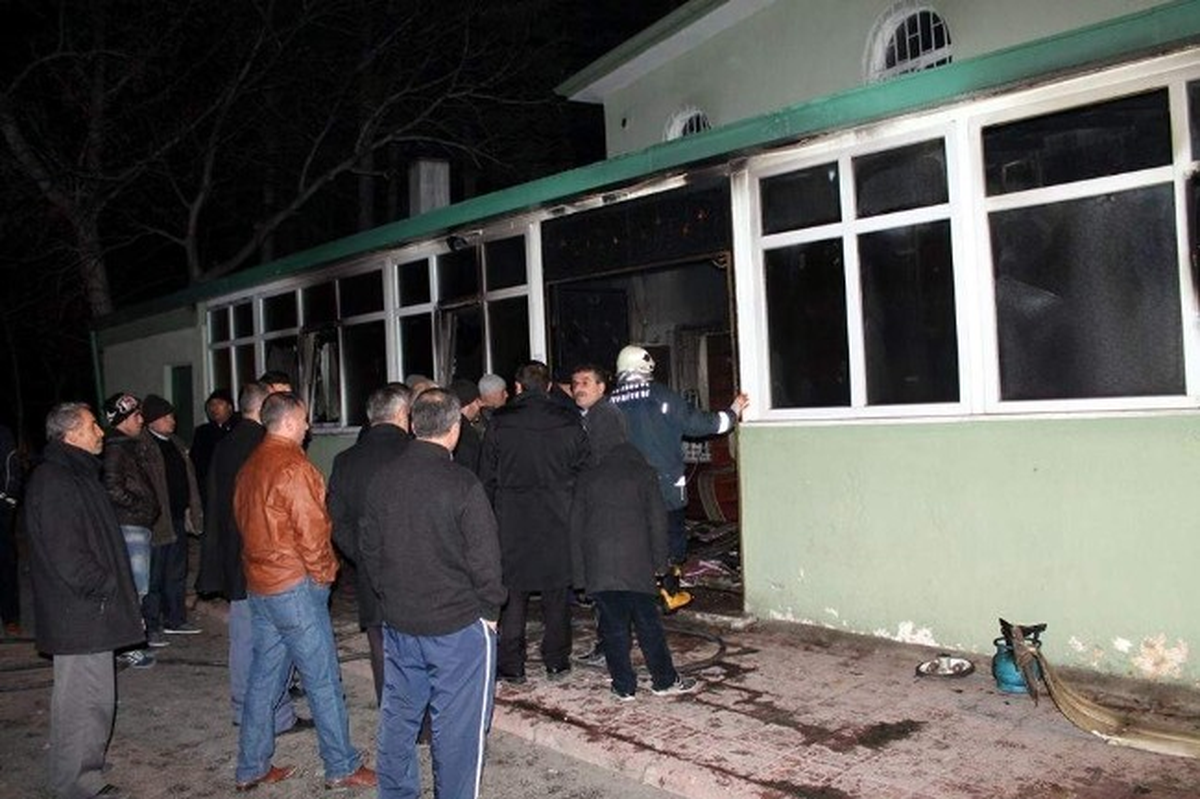 Develi\'deki Sanayi Camii Yandı