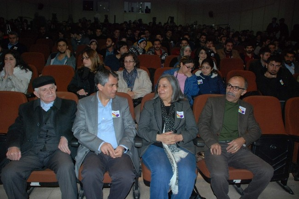 Diyarbakır\'da \'Genç Amed\' Toplantısı Yapıldı