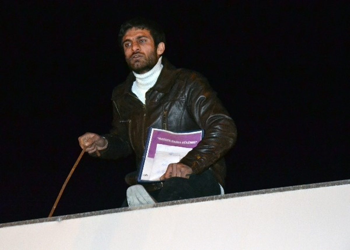 Hasta Çocuğuna İlaç Alamayan Baba İntihara Kalkıştı