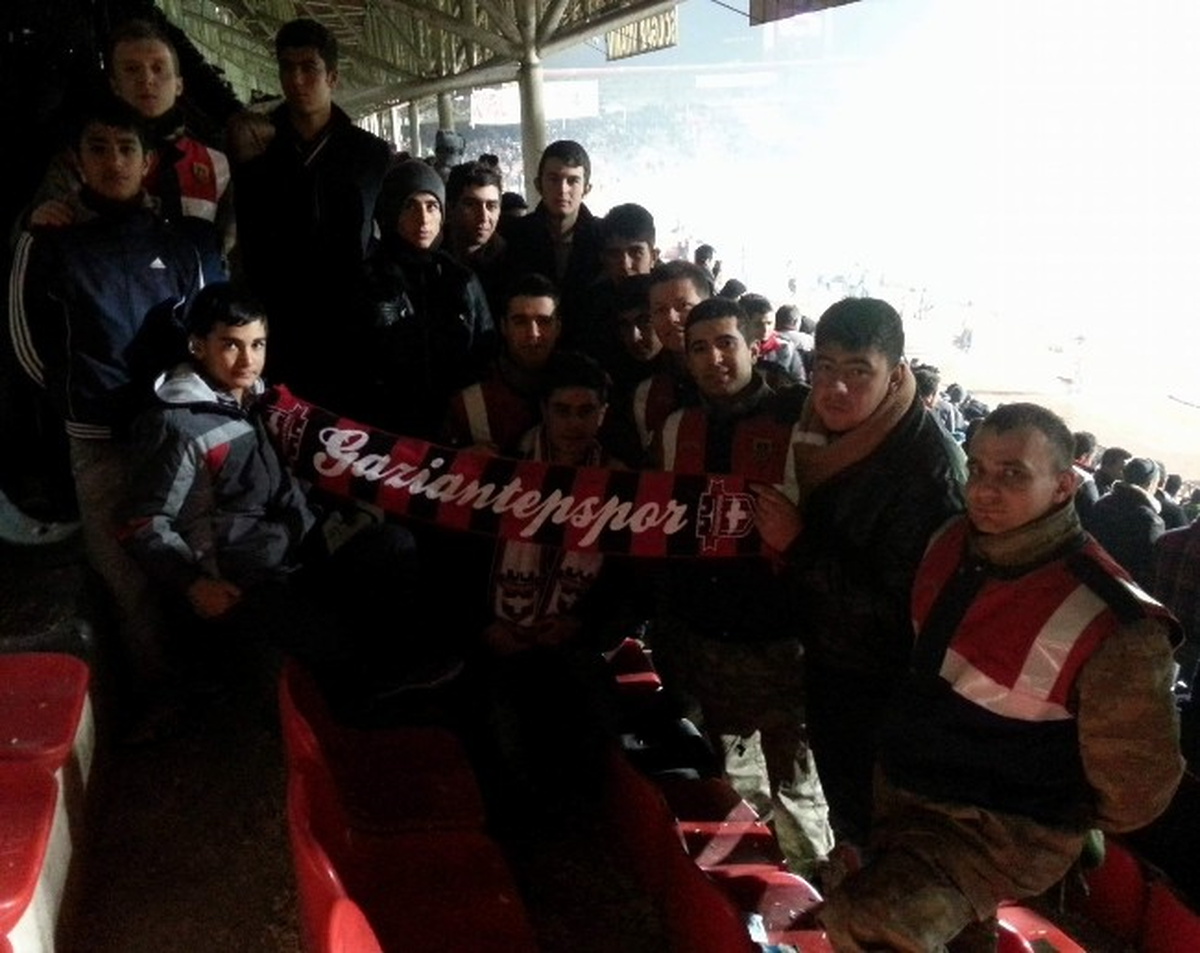 Jandarma ile Lise Öğrencileri Beşiktaş Maçını İzledi