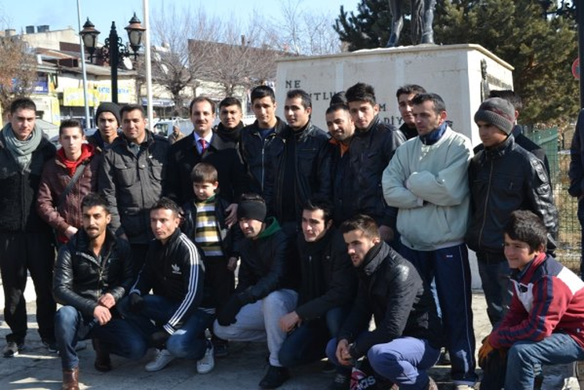 Kağızmanlı Sporculara Davullu Zurnalı Uğurlama