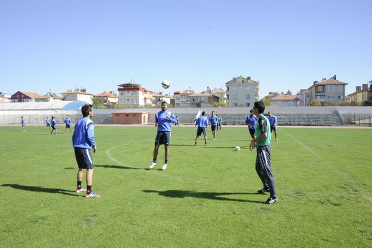 Karaman Belediye Spor Sarayönü\'nü Ağırlıyor