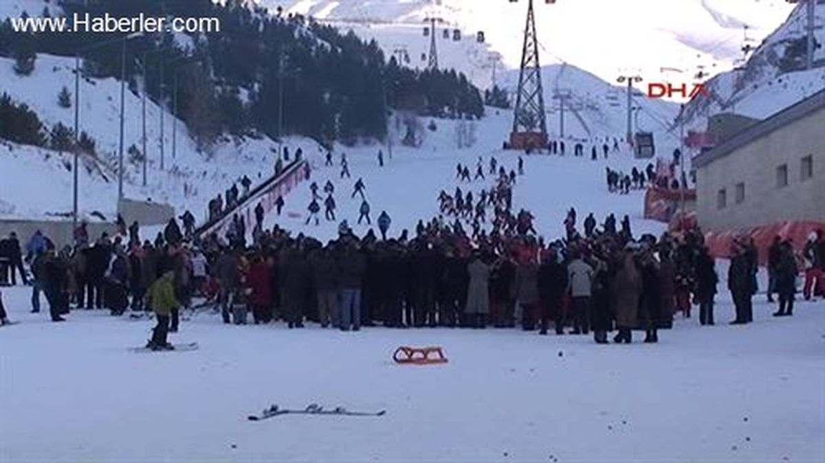 Kayakçı Ordusu Kurdu