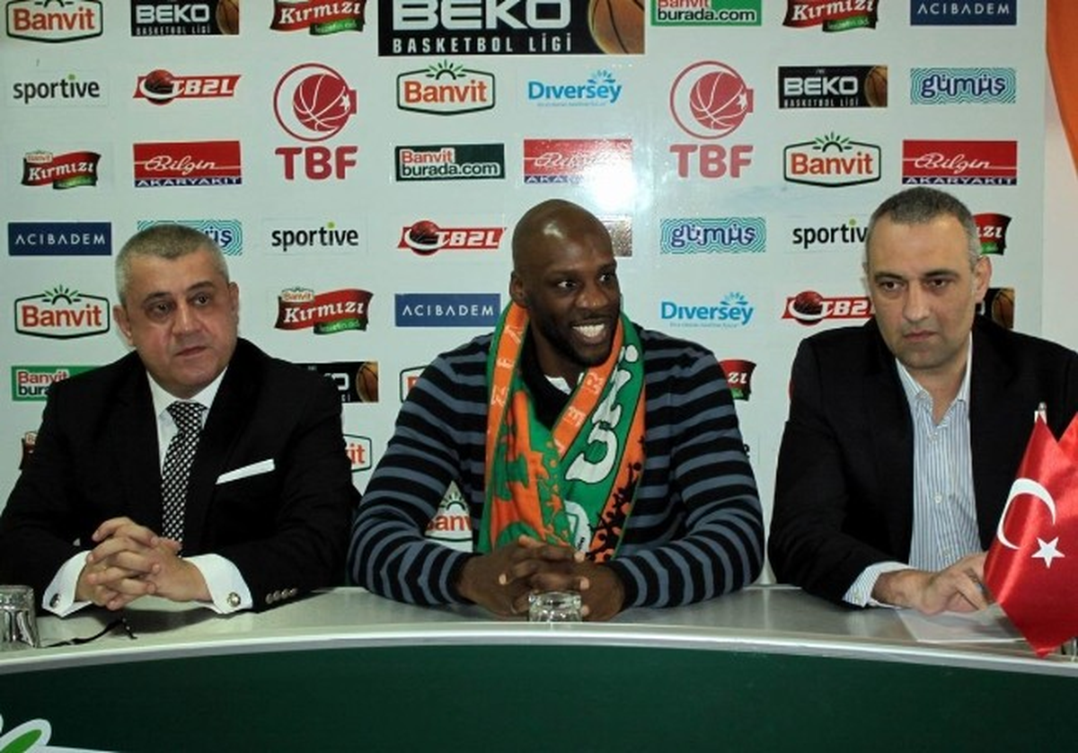 Keith Simmons 2 Yıl Daha Banvit\'te