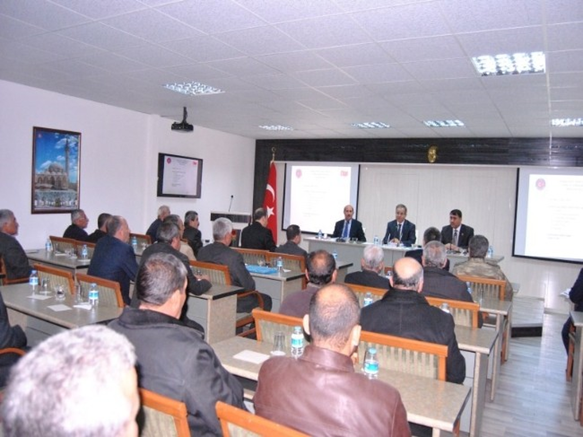 Köy Muhtarlarıyla Toplantı Yapıldı