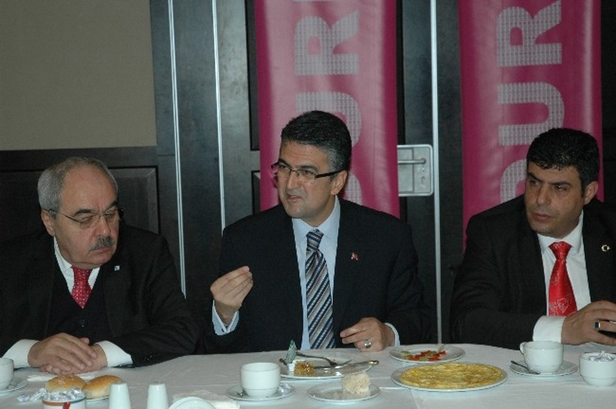 MHP Büyükşehir Belediye Başkan Adayı Aydın İş Adamlarıyla Bir Araya Geldi