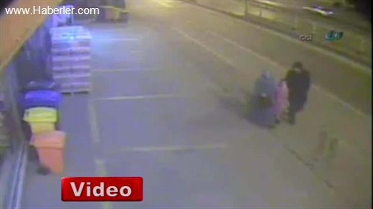 Otomobilin İkiye Bölündüğü Kaza Kamerada