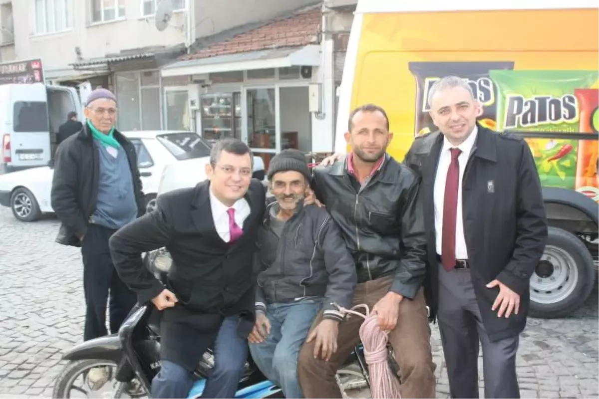 Özgür Özel'e Akhisar Esnafından Özel İlgi