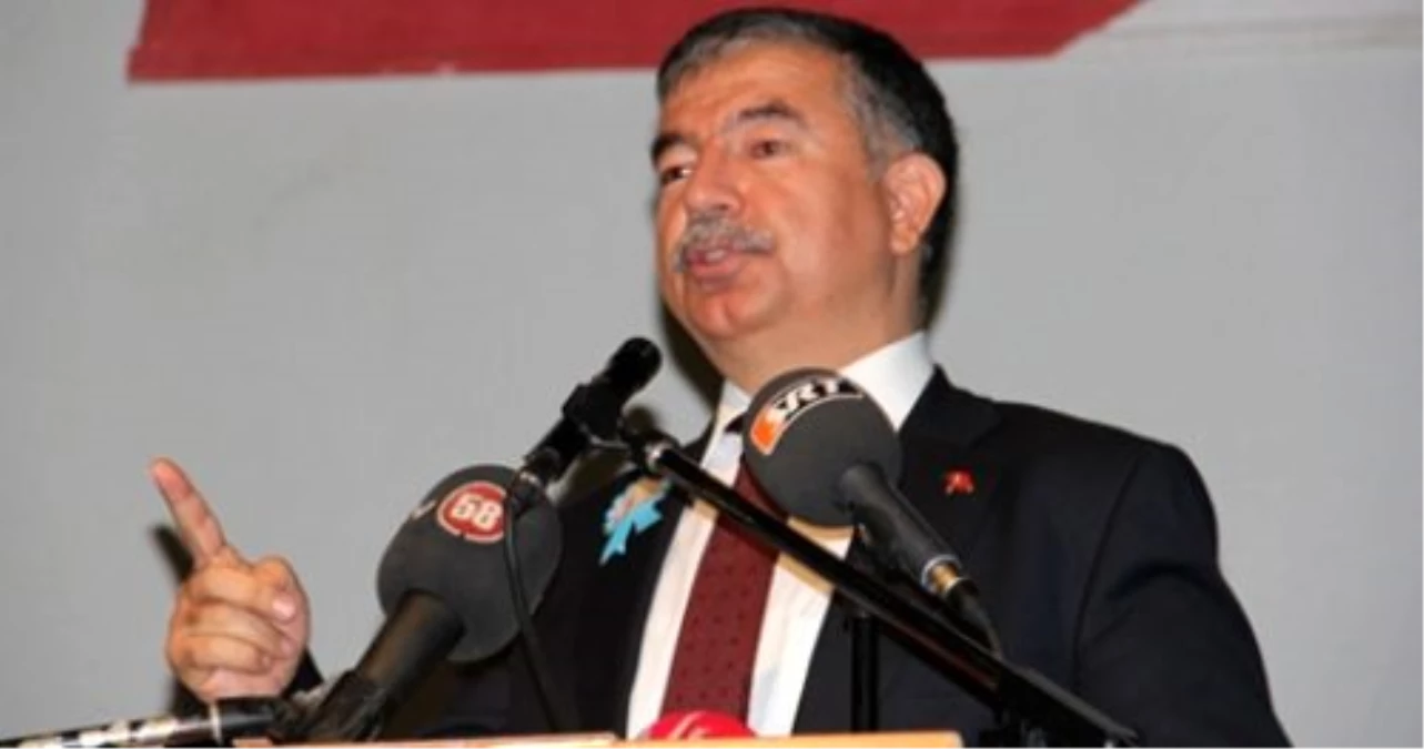 Kalkınma Bakanı Yılmaz\'a Sinop\'ta Nükleer Protestosu (3)