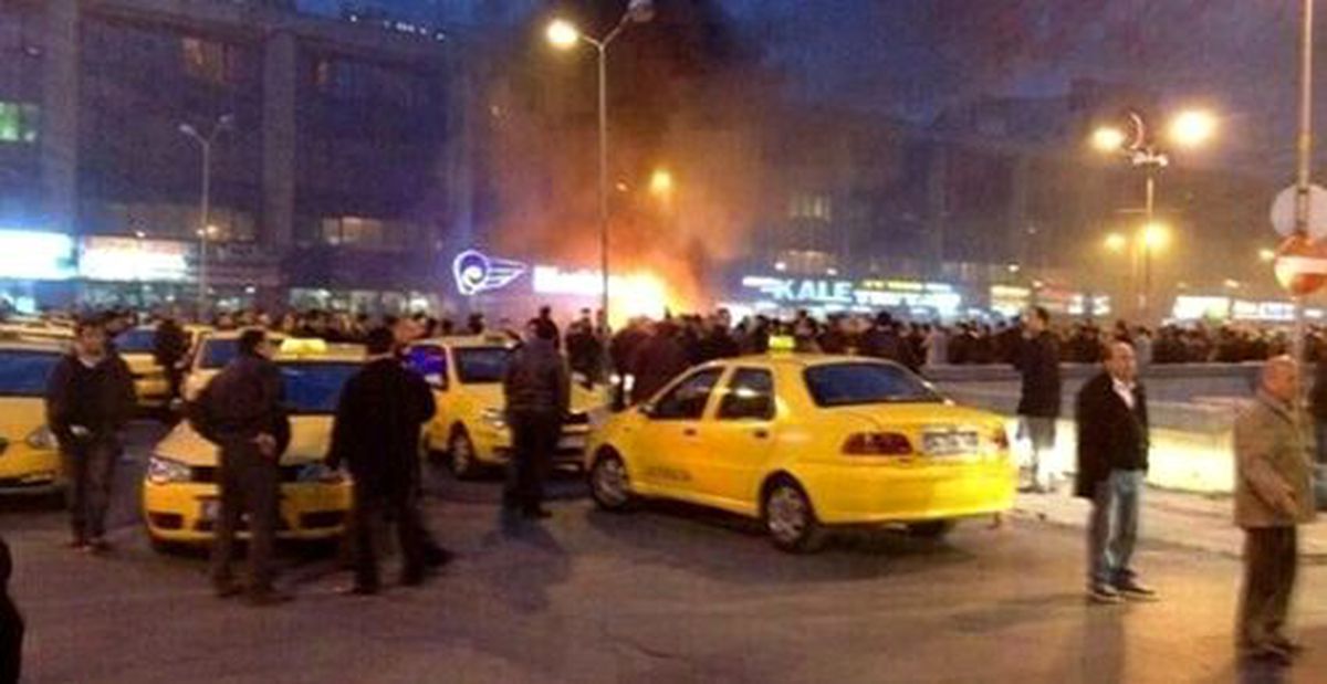 Esenler Otogarında Taksiciler Eylem Yaptı