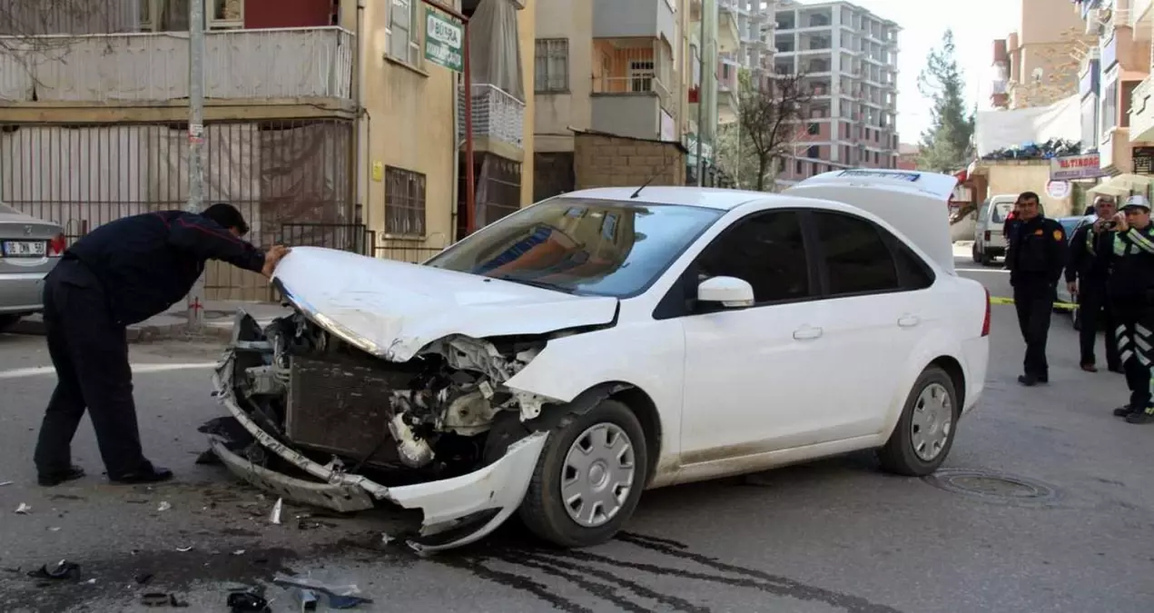 Trafik Kazasında 2 Kişi Yaralandı