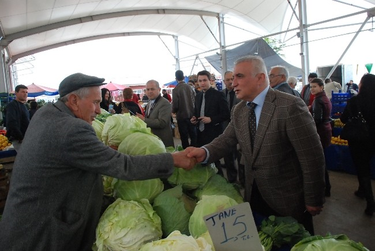 Uzunırmak Didim\'de Pazar Yerini ve Esnafları Ziyaret Etti