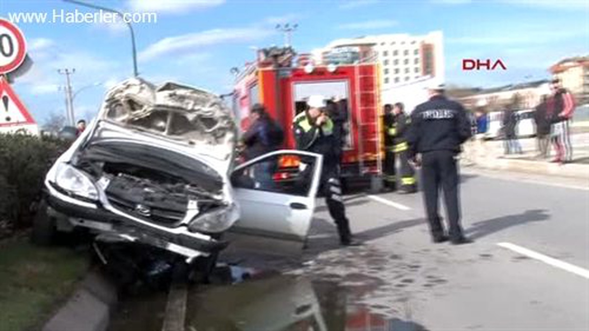 Alkollü Sürücü Otomobille Karşı Şeride Geçti: 2 Yaralı