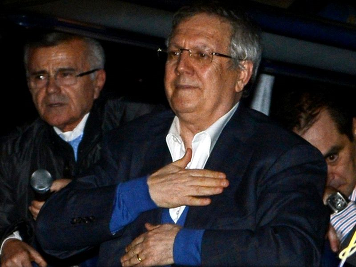 Aziz Yıldırım Bombaladı!