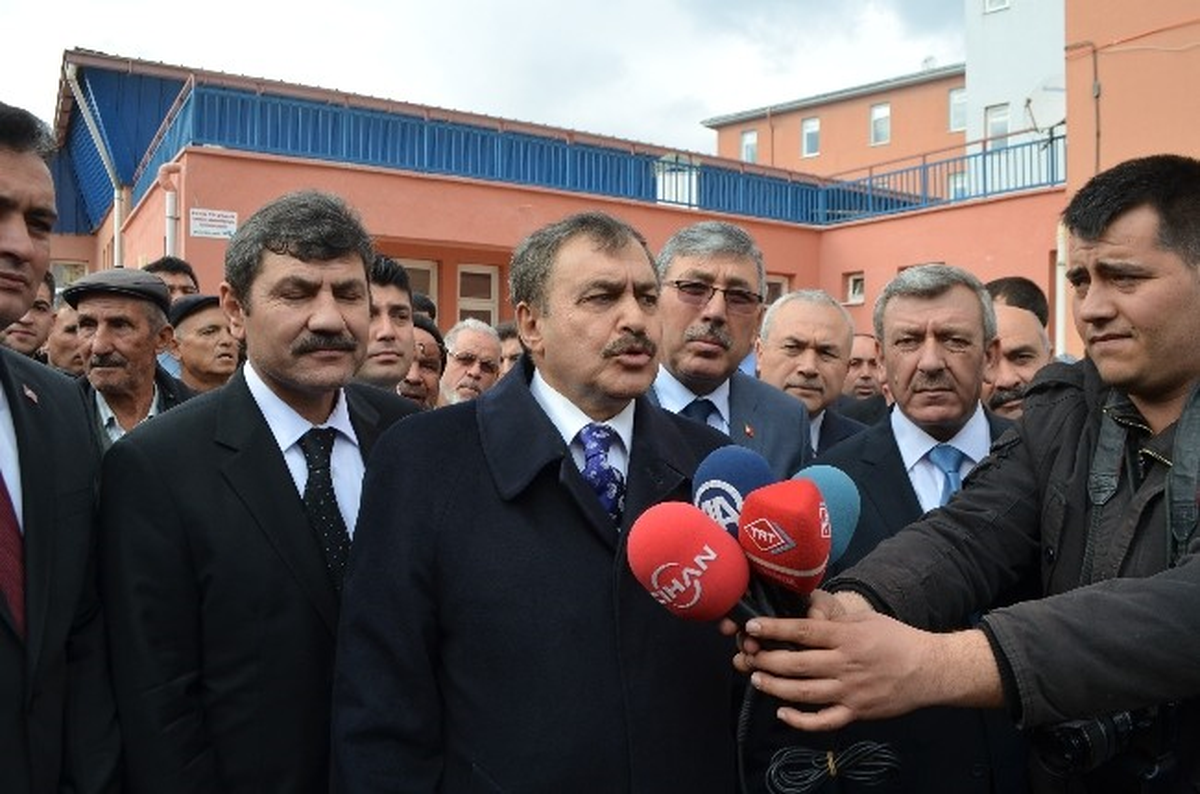 Bakan Eroğlu\'ndan \'İnternet Yasaklandı\' Eleştirilerine Cevap Açıklaması