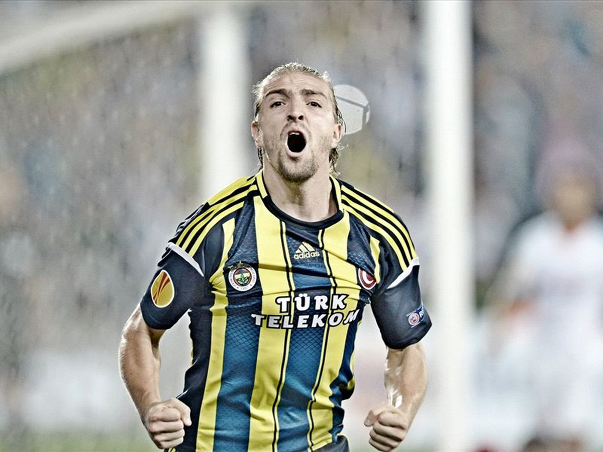 Caner Yine Sinirine Hakim Olamadı!
