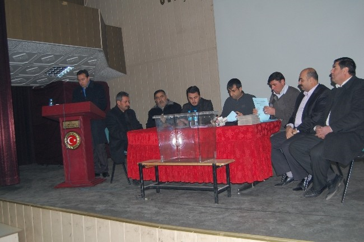 Güroymak\'ta Esnaf ve Sanatkarlar Odası Başkanlığı Seçimi