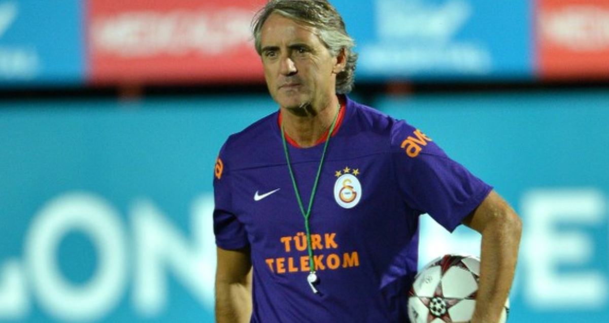 Mancini Terim\'i Arkasında Bıraktı
