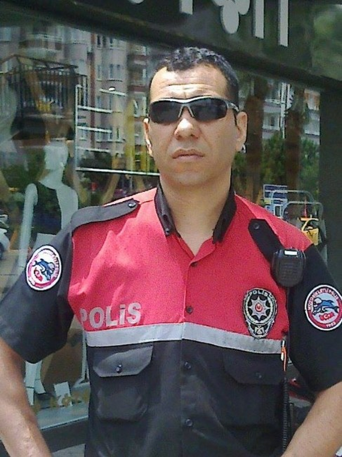 Mersin\'de Görev Yapan Polis Memuru, Borçlarından Dolayı Bunalıma Girerek İntihar Etti