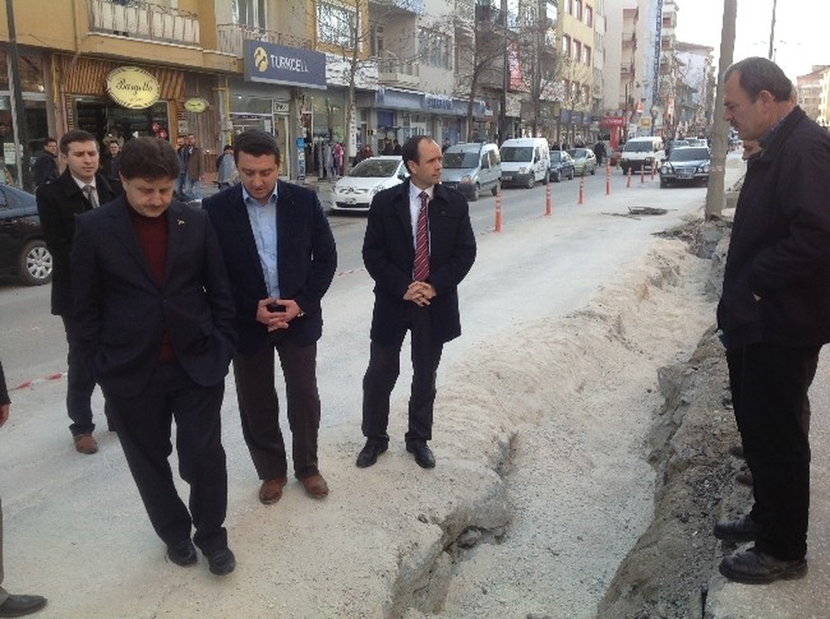 Milletvekili Poyraz Bozüyük\'teki Orta Refüj Çalışmalarını Denetledi